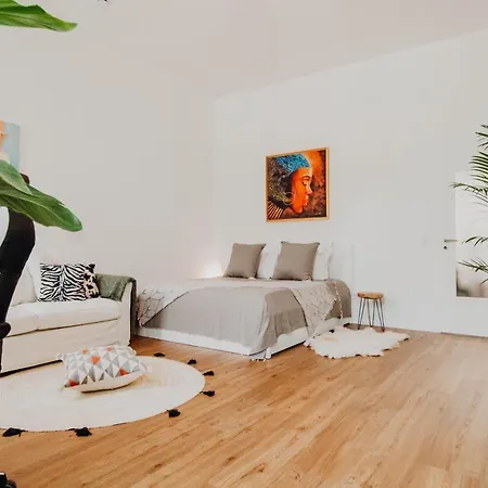 Sleek Minutes Away From Deutsches Eck Apartment *