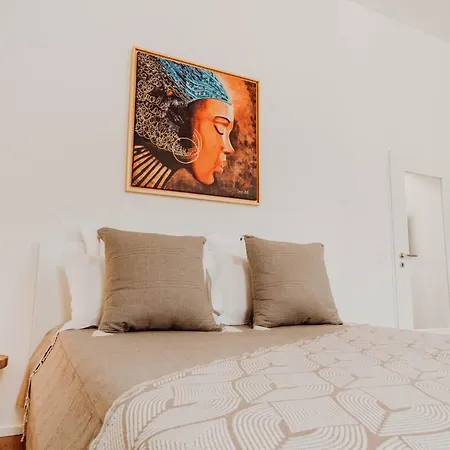 Sleek Minutes Away From Deutsches Eck Кобленц