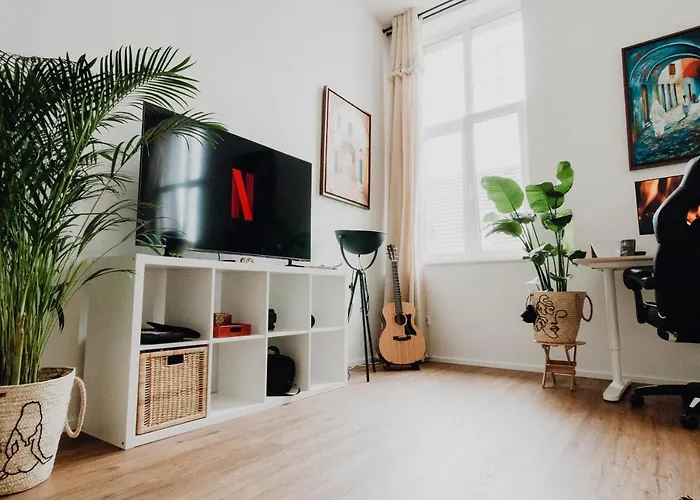 Sleek Minutes Away From Deutsches Eck Appartamento Coblenza