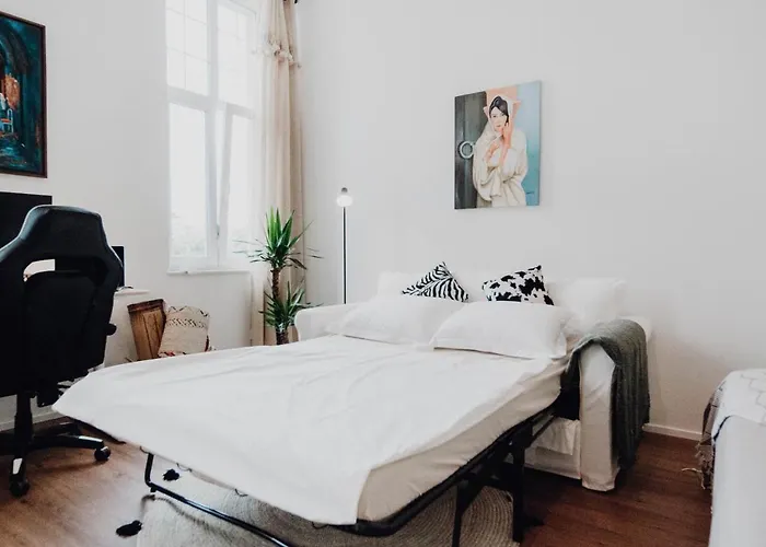 Apartamento Sleek Minutes Away From Deutsches Eck