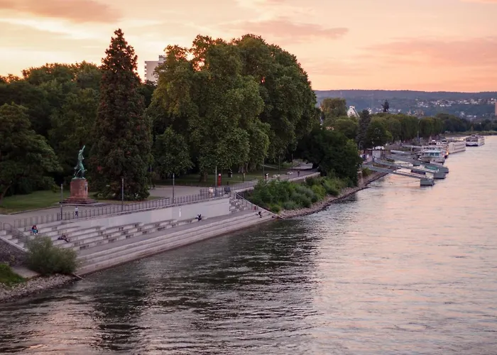 Sleek Minutes Away From Deutsches Eck *