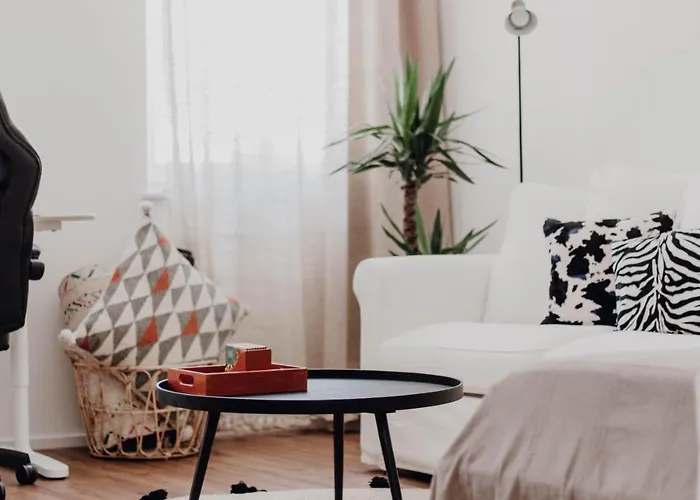 Sleek Minutes Away From Deutsches Eck Apartamento